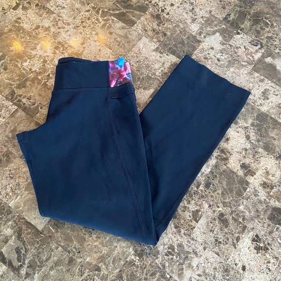Lululemon Black/Floral Cropped Leggings SZ 4 XS Activewear Yoga Low Rise Y2K - Picture 7 of 15